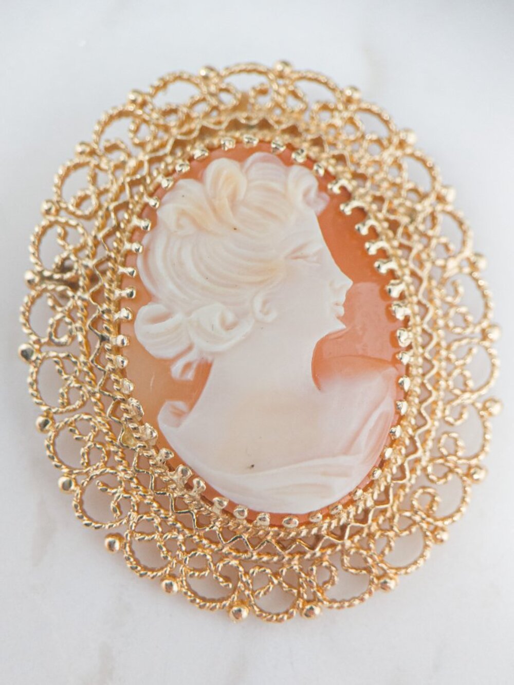 14K Gold Shell Cameo Brooch Pendant Filigree Frame Vintage TCJI